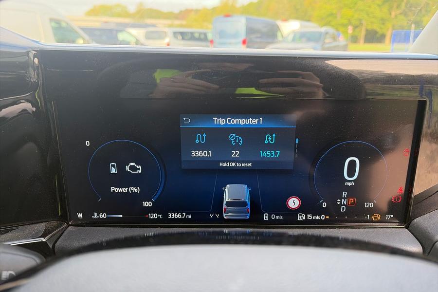 Ford TOURNEO CUSTOM Photo autoimg-135d081b3eefd9335b4990ec13793b94c36fb539.jpg