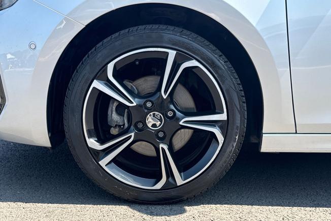 VAUXHALL Corsa Photo 5