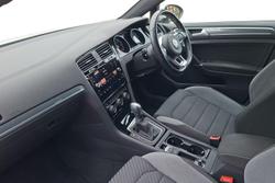 VOLKSWAGEN Golf Photo 2