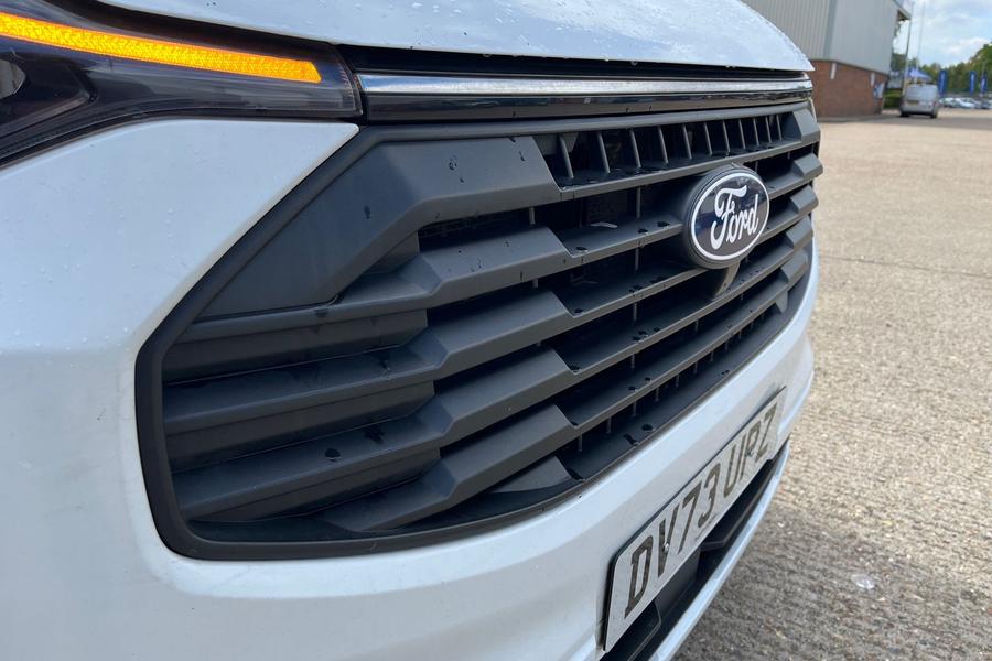 Ford TRANSIT CUSTOM Photo autoimg-1362e6631c3dd53ea51f340a3b9d189ed95e4813.jpg