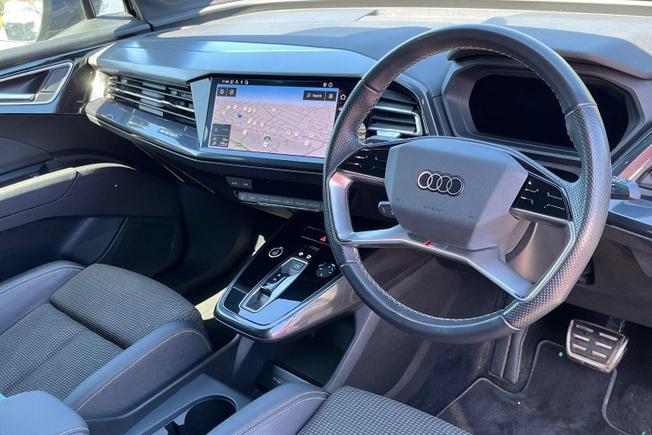 AUDI Q4 E-Tron Photo 6