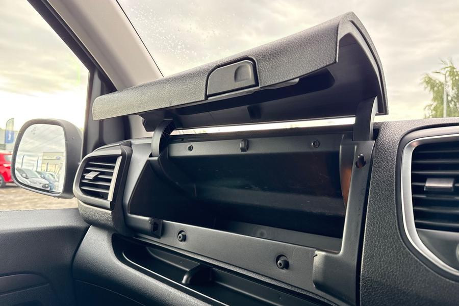 Vauxhall VIVARO Photo autoimg-1364ac6e48b394ffd479dde5cad3f829fd285c6f.jpg