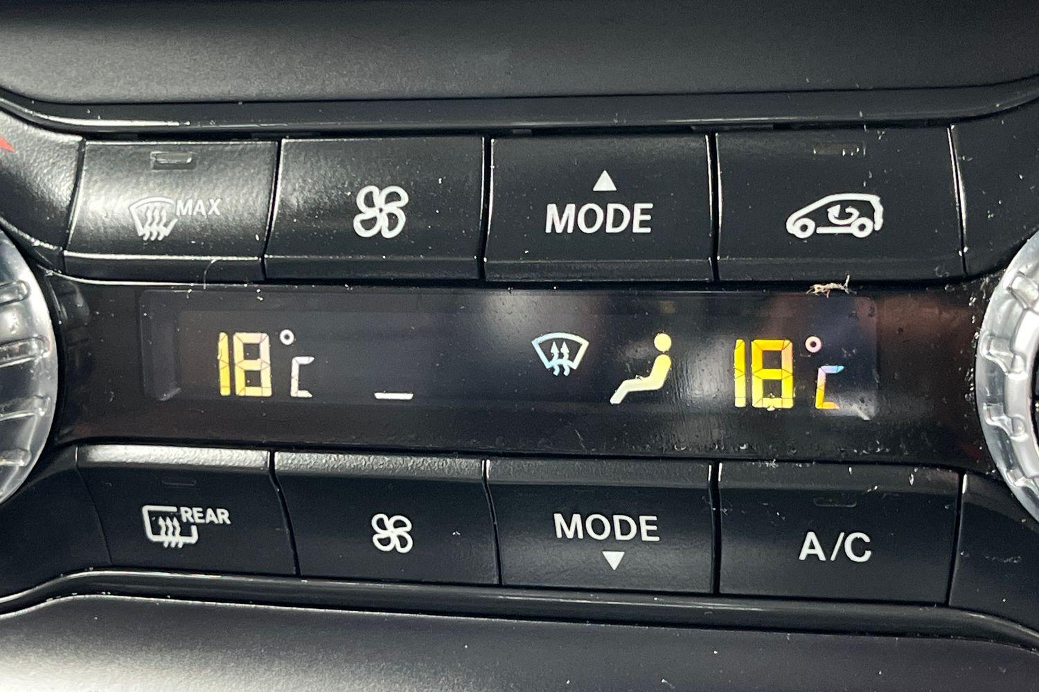 Mercedes-Benz CLA Photo 34