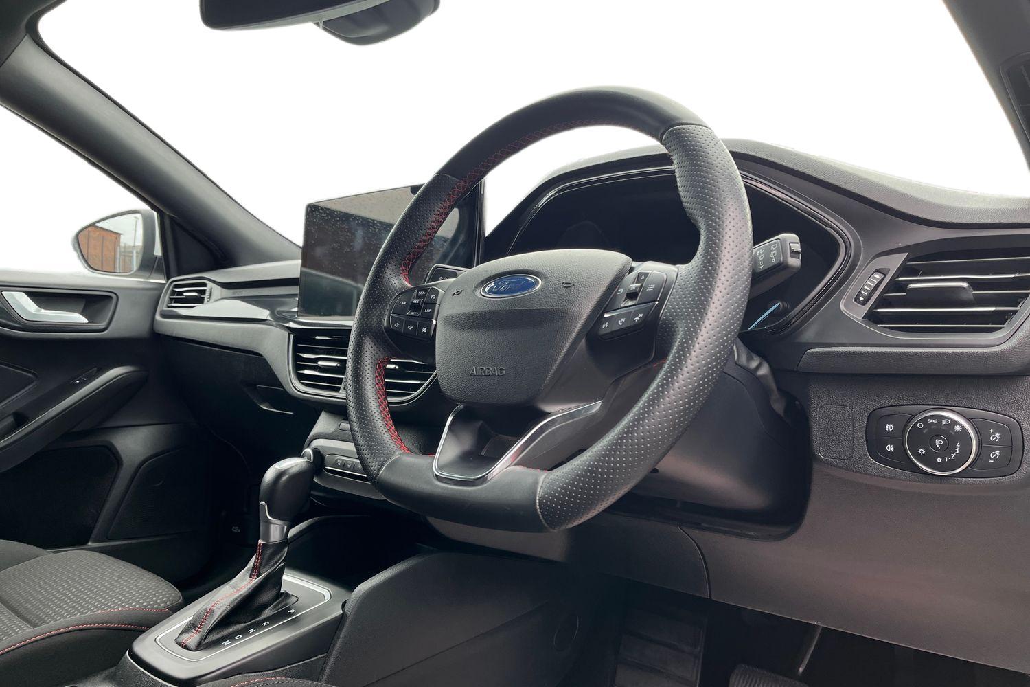Ford FOCUS Photo 8