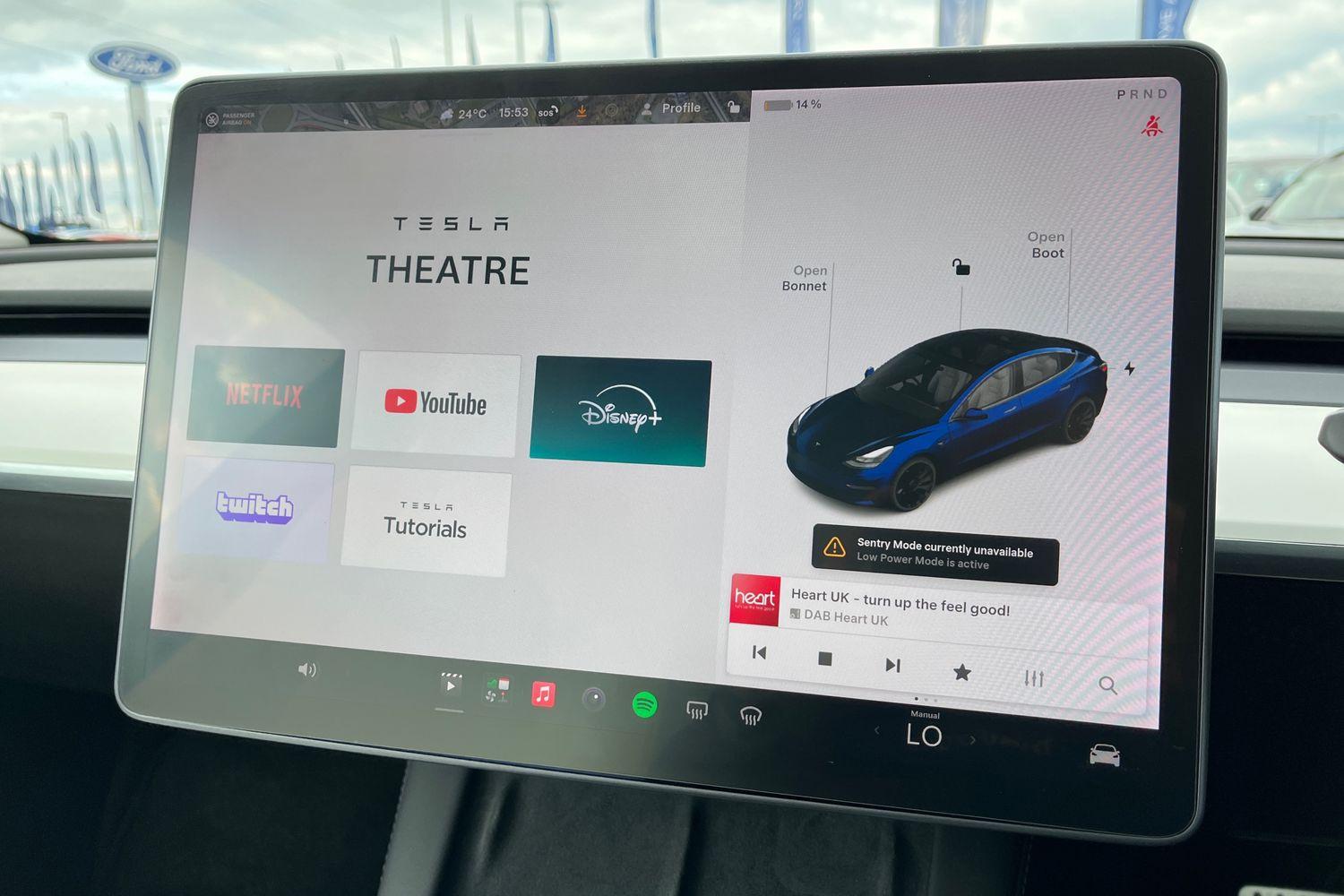 TESLA Model 3 Photo 33