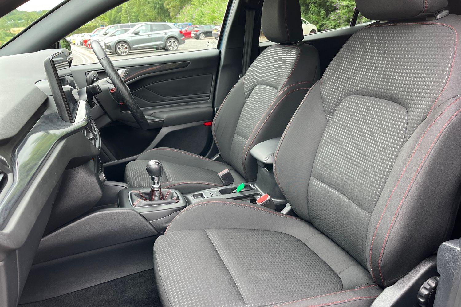 Ford FOCUS Photo 18
