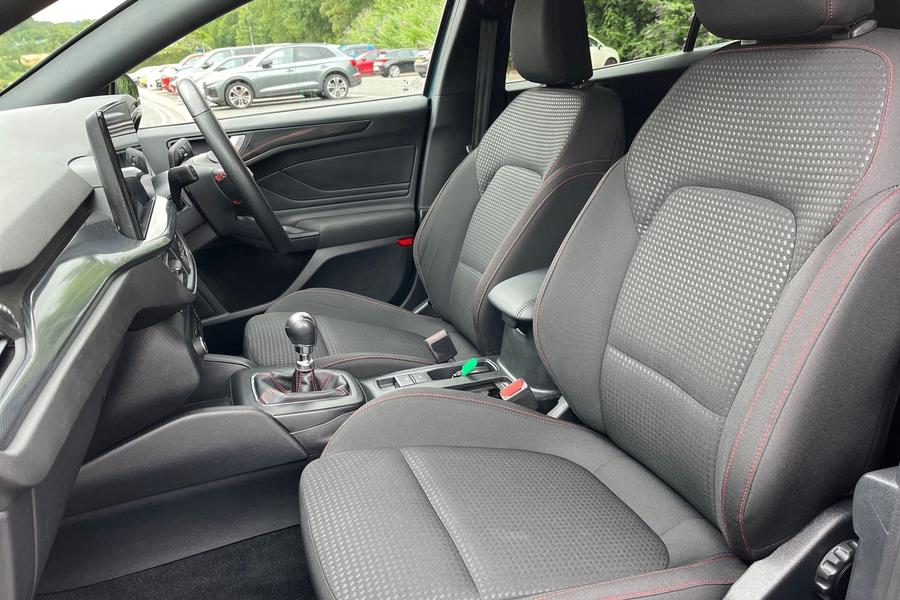 Ford FOCUS Photo autoimg-136862f9bb765dc1c8f83c7293e11b7ed55e7ba1.jpg