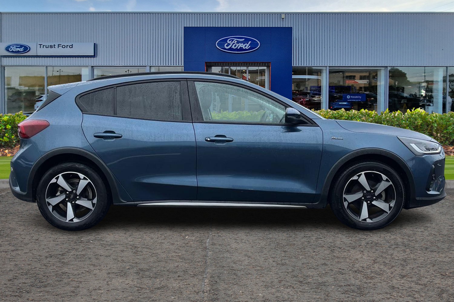 Ford FOCUS Photo 2