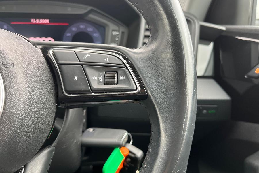 Audi A1 Photo autoimg-13760d5da1245d5cfab18468c17ab939e3eef8bd.jpg