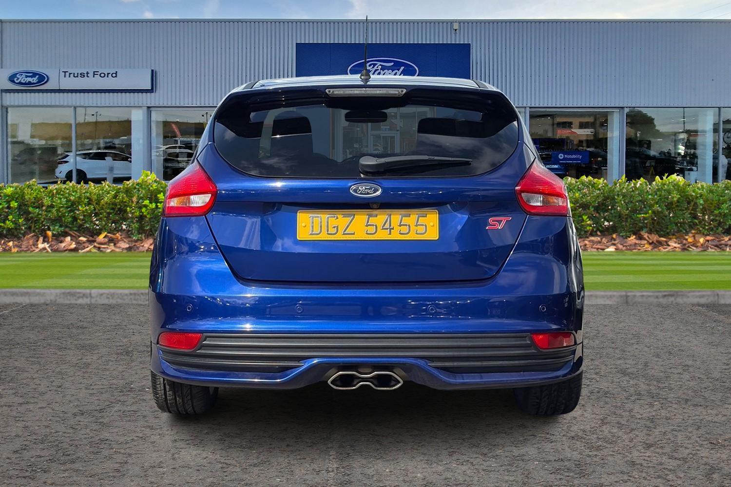 Ford Focus Photo 6