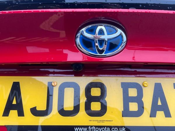 Toyota C-HR Photo autoimg-137a3369b11def8faa28a3a204ba6d9bf766c409.jpg