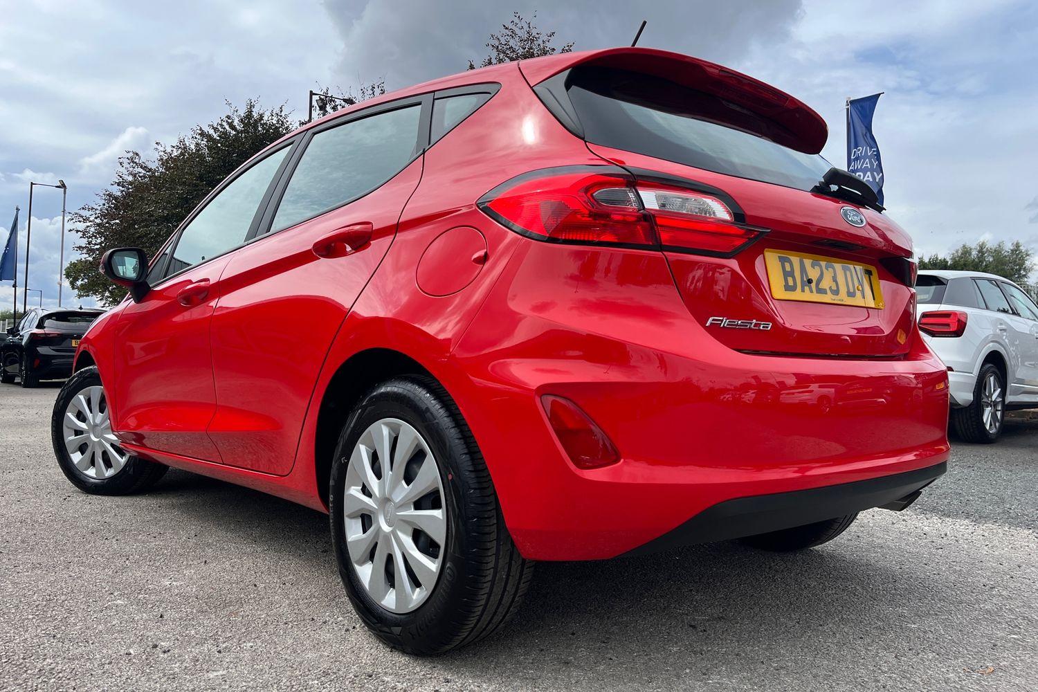 Ford Fiesta Photo 37