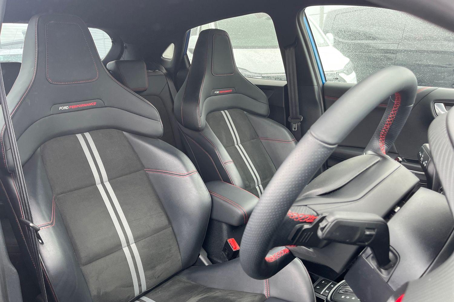 Ford PUMA Photo 16