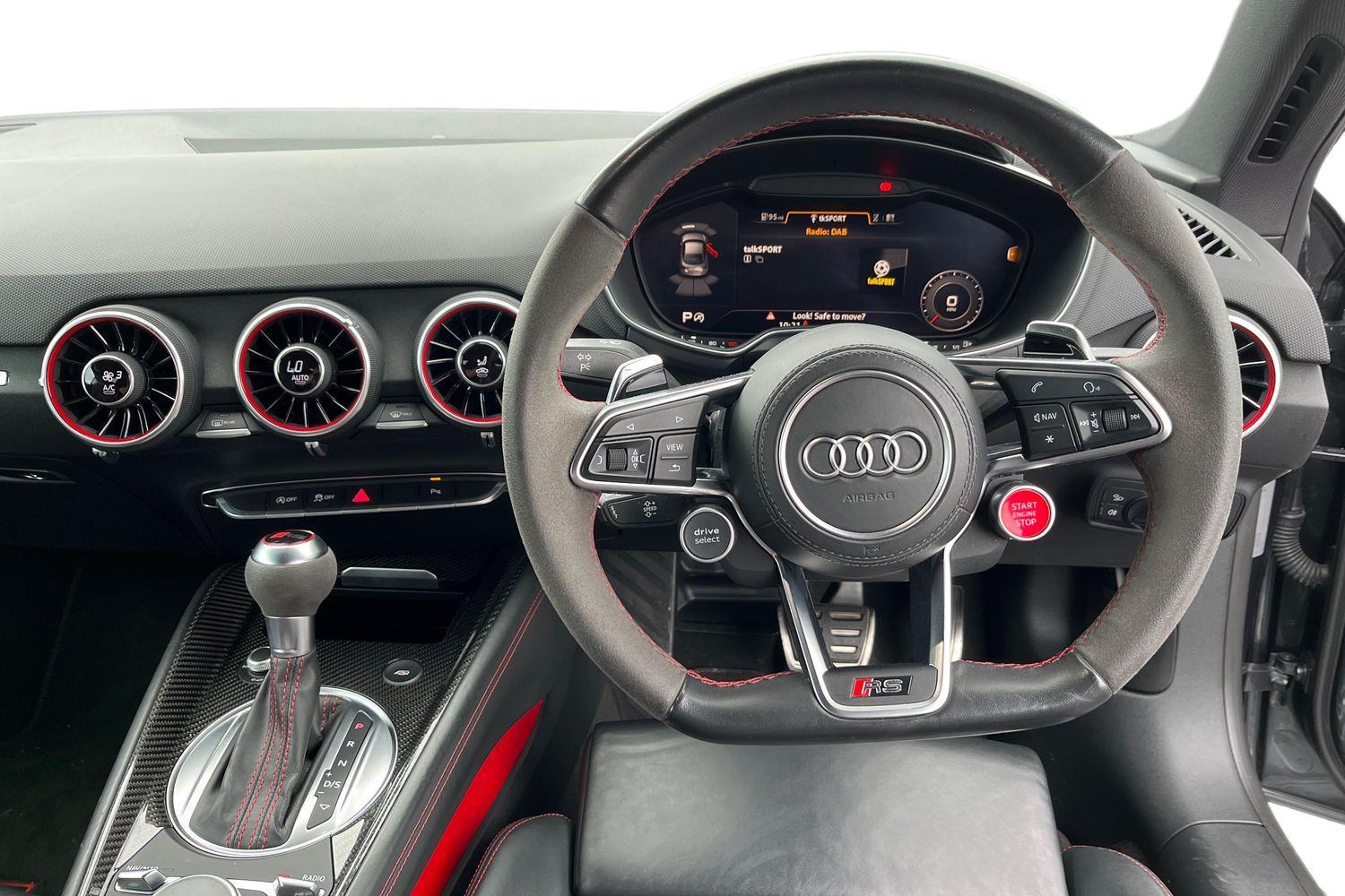 Audi TT Photo 10