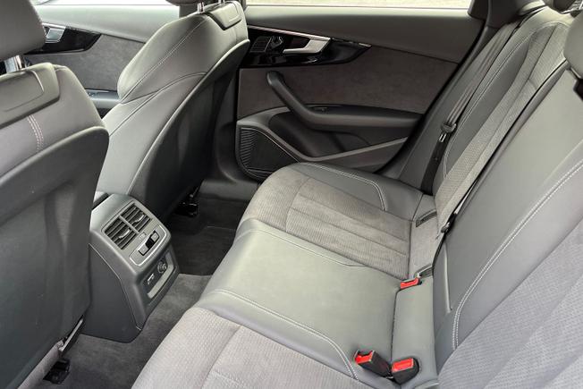AUDI A4 Photo 44