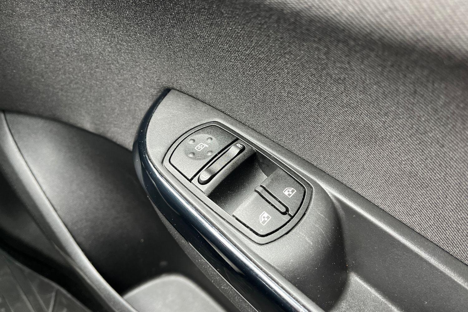 Vauxhall CORSA Photo 15