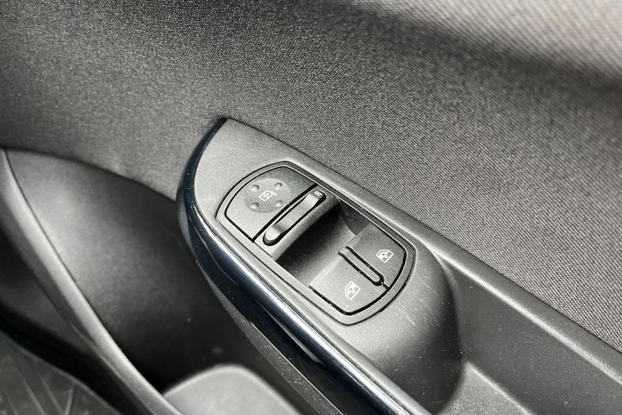 Vauxhall CORSA Photo autoimg-13856910cee5e2d7761eb05f1b871d80cbe5d1f0.jpg