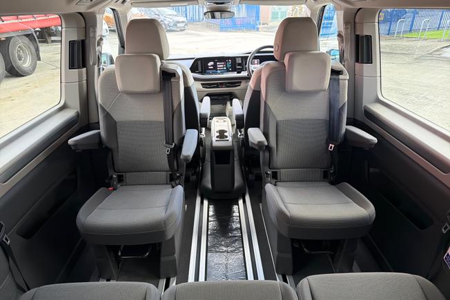VOLKSWAGEN Multivan Photo 47