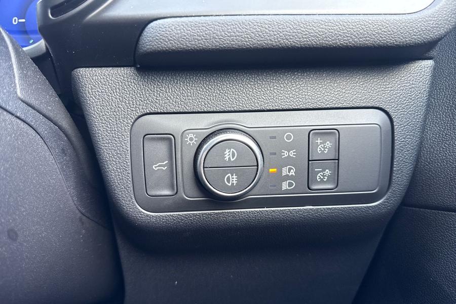 Ford KUGA Photo autoimg-138c10708746d9d8e9aceb197828a442fdf92569.jpg