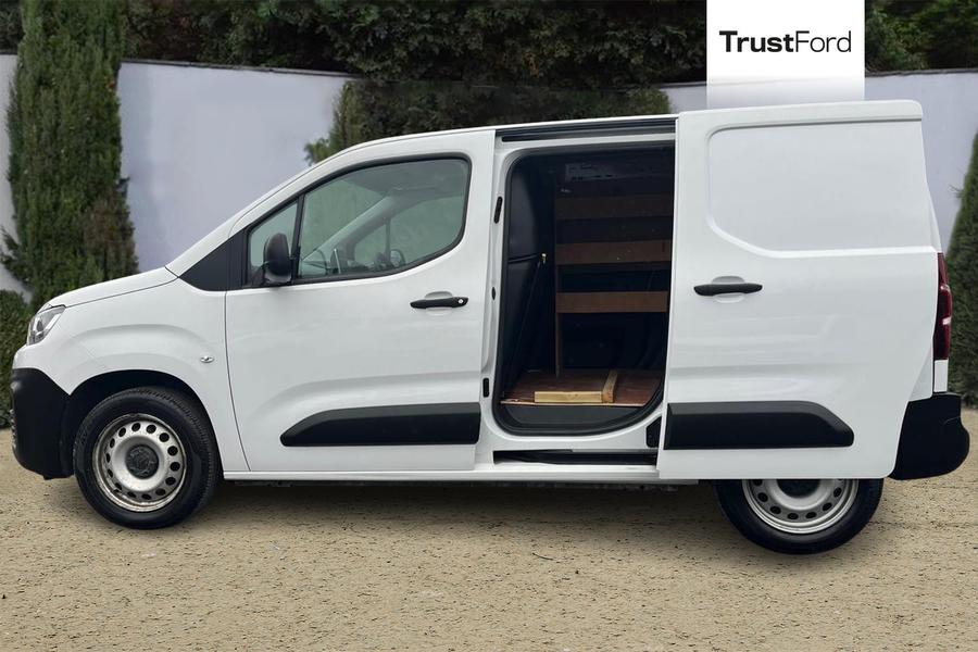 Citroen BERLINGO Photo autoimg-138c1376790241d3d18a9ac1acc8cc663b4af8c4.jpg
