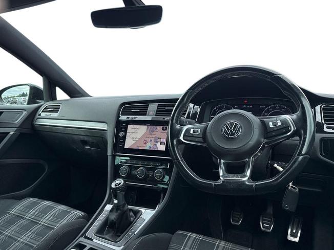 VOLKSWAGEN Golf Photo 6