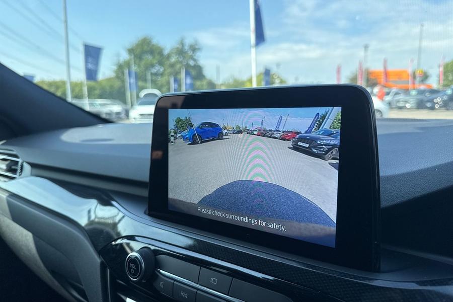 Ford KUGA Photo autoimg-138ebb5a6df95ae191129887e9c52b81abec6574.jpg