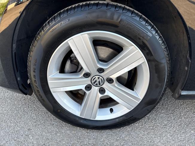VOLKSWAGEN Golf Photo 23