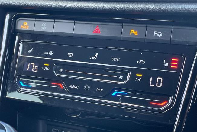 VOLKSWAGEN T-Roc Photo 42