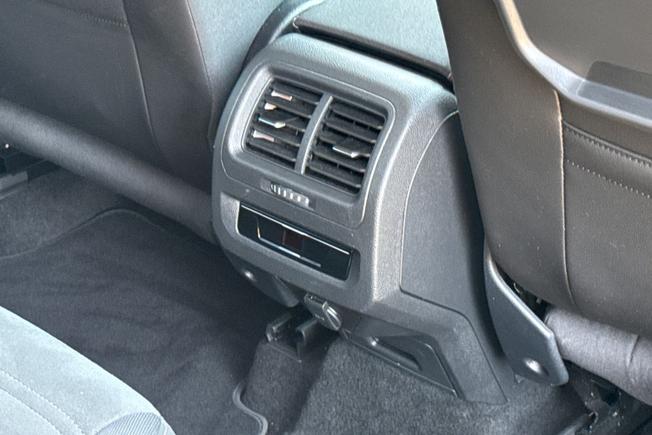 VOLKSWAGEN Touran Photo 46