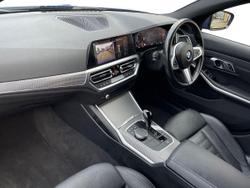 BMW 3 Series Photo 2