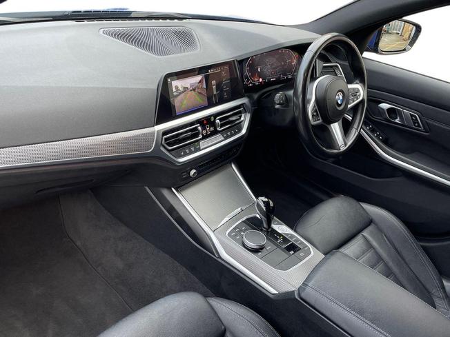 BMW 3 Series Photo 2