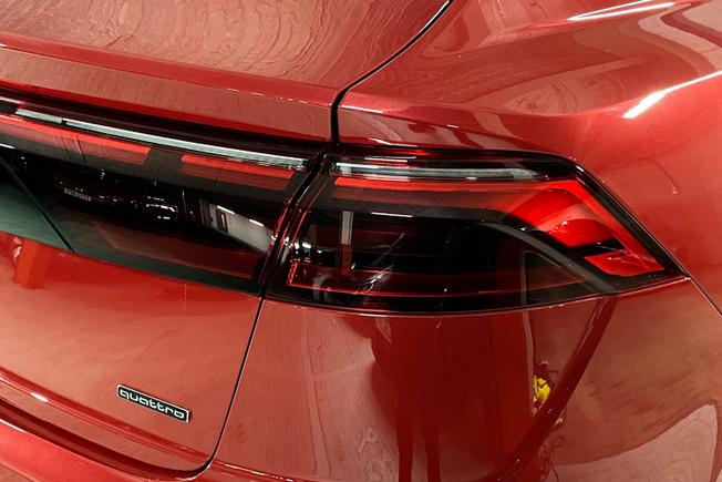 AUDI Q8 Photo 18