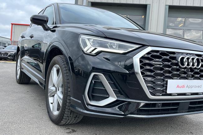 AUDI Q3 Photo 19