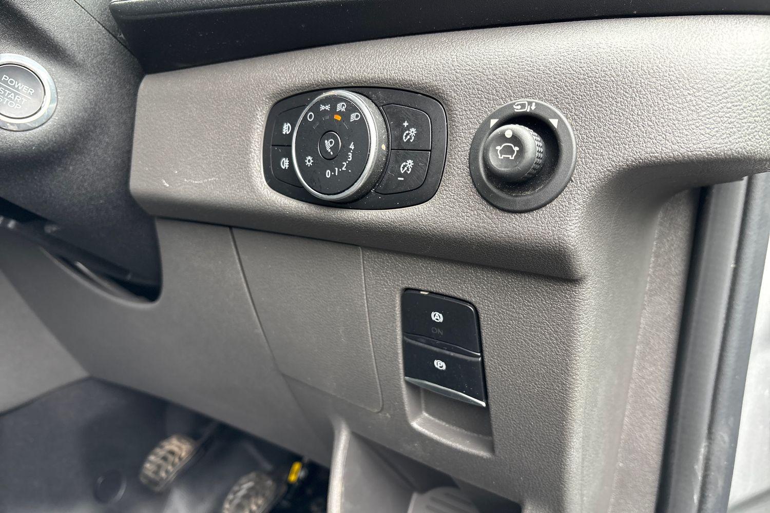 Ford Transit Photo 33