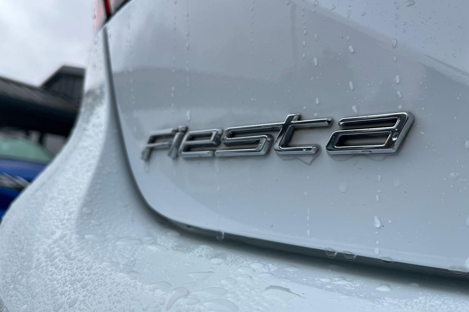 Ford FIESTA Photo 38