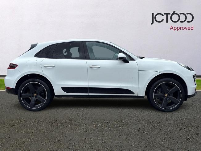 PORSCHE Macan Photo 4