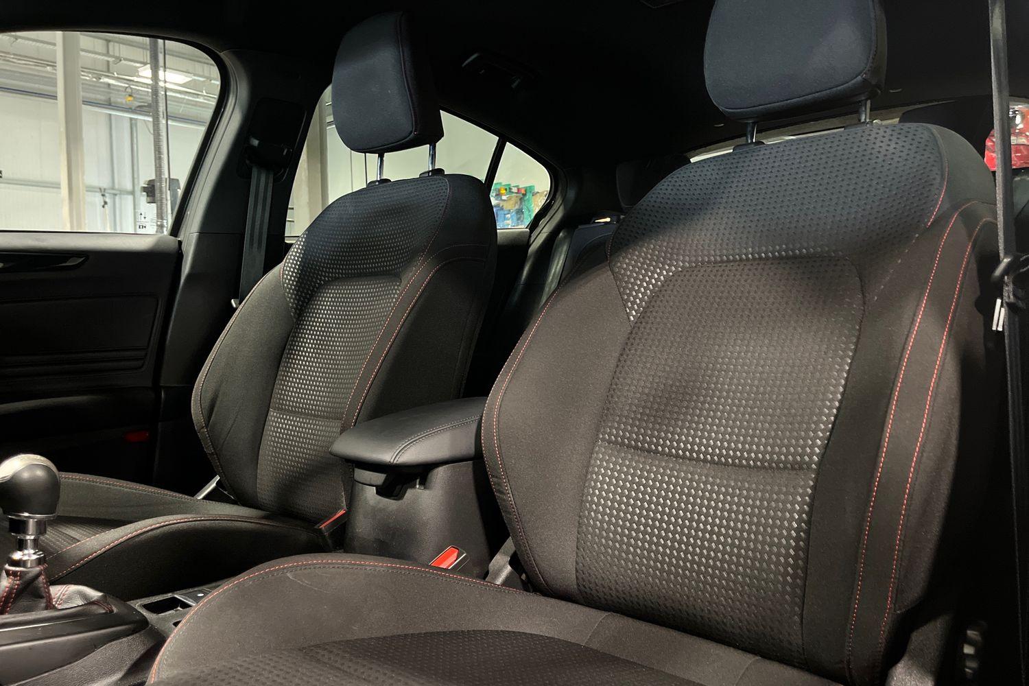 Ford FOCUS Photo 18