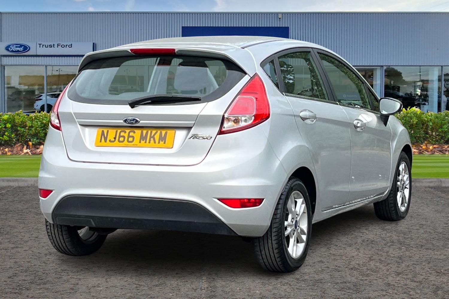 Ford FIESTA Photo 3