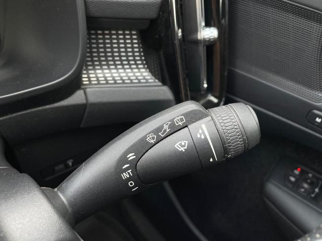 VOLVO XC40 Photo 21