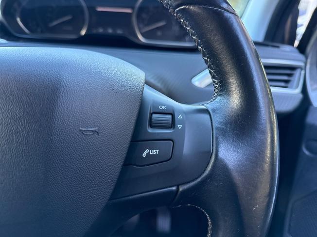 PEUGEOT 2008 Photo 17