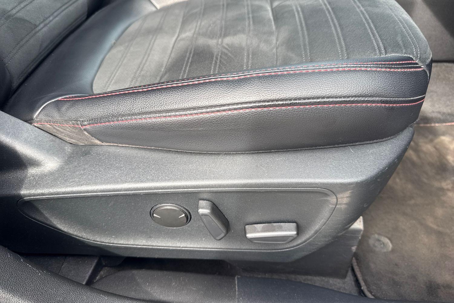 Ford KUGA Photo 38