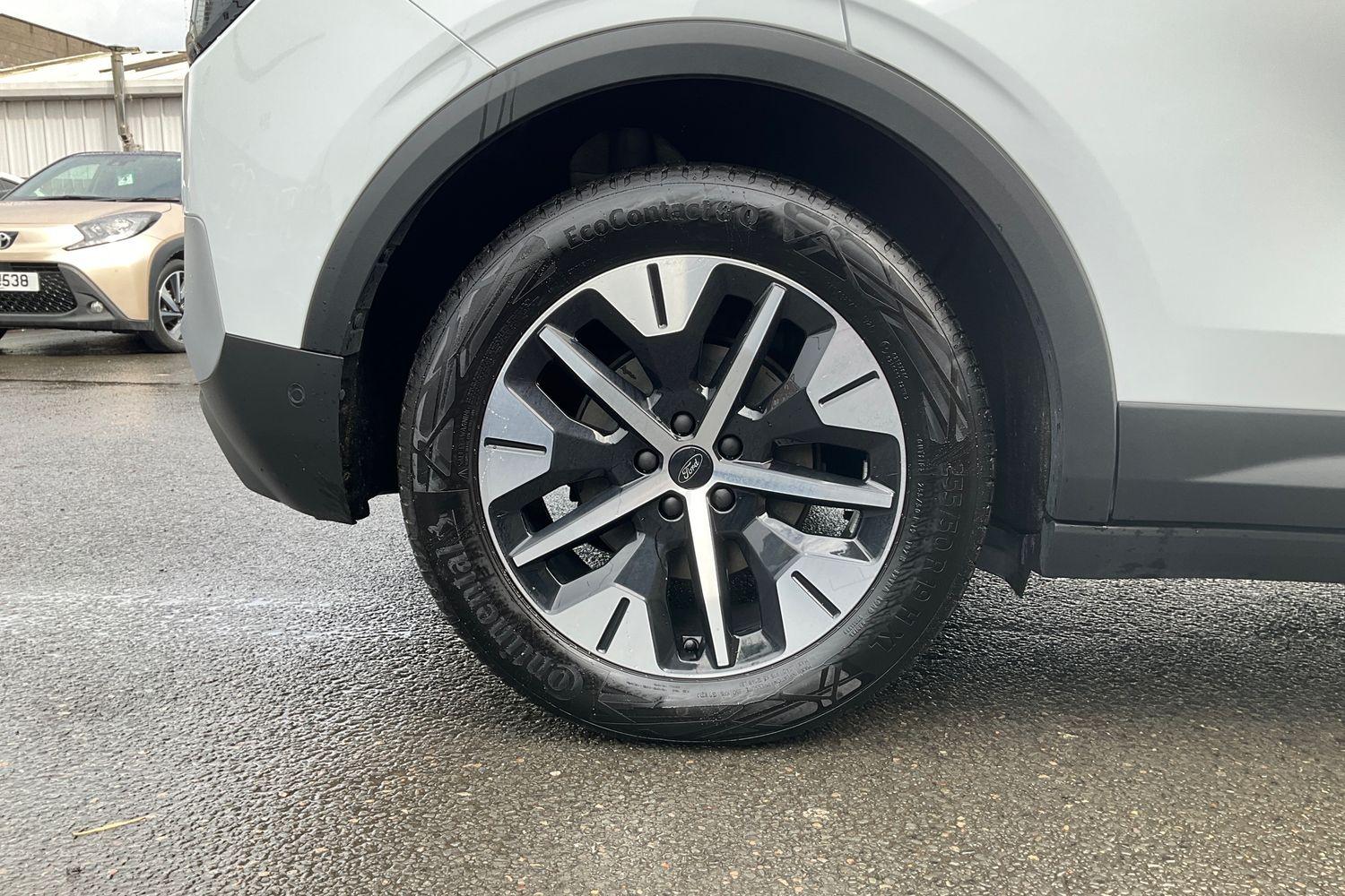 Ford Explorer Photo 7