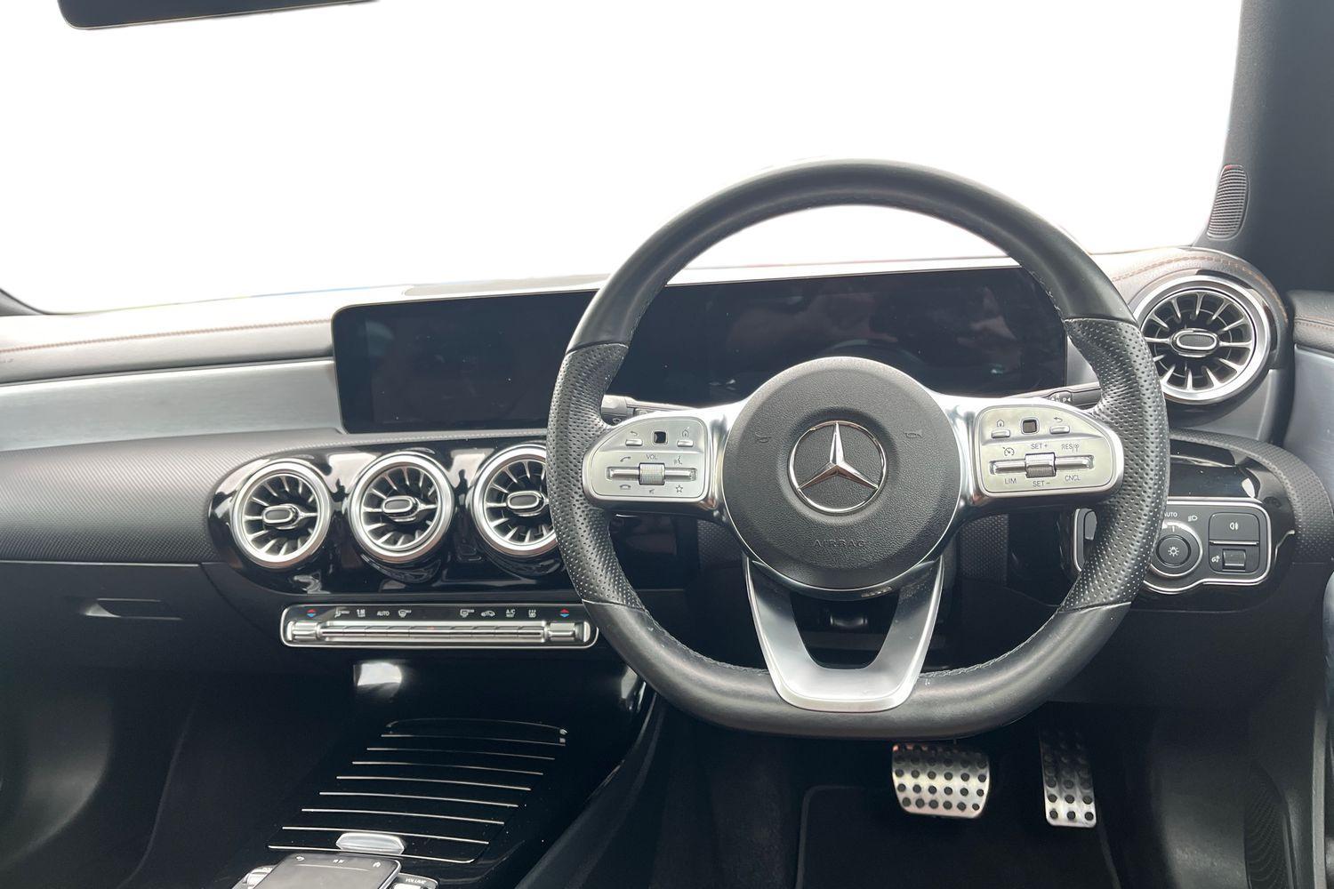 Mercedes-Benz CLA Photo 9