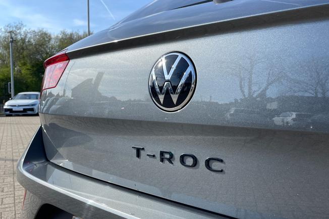 VOLKSWAGEN T-Roc Photo 21