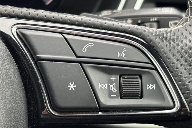 AUDI A4 Photo 17