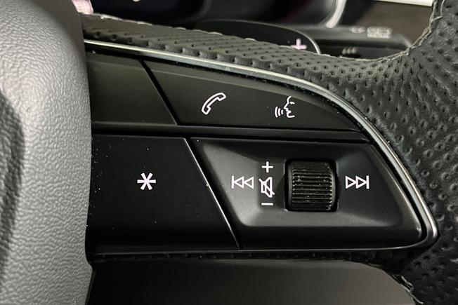 AUDI Q7 Photo 17