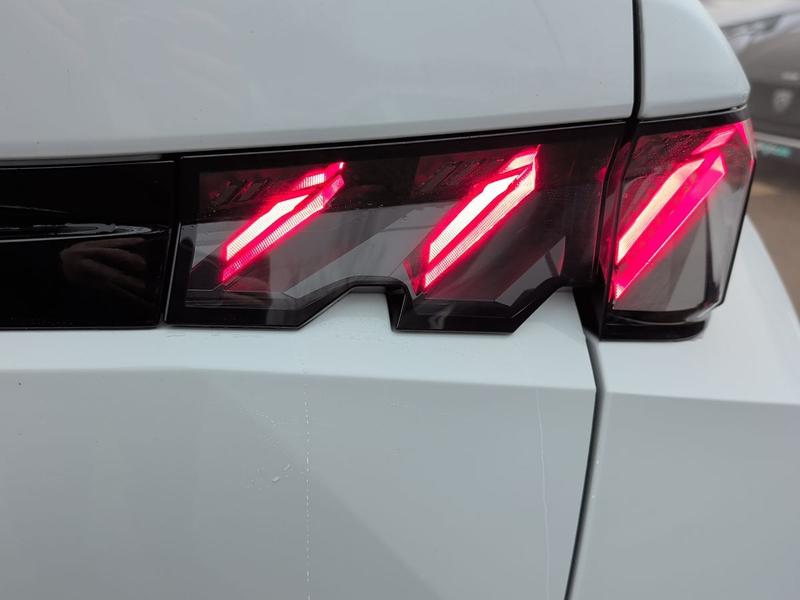 Used Peugeot E-3008 NV24VOB 29