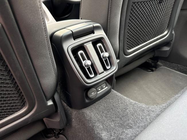 POLESTAR Polestar 2 Photo 44