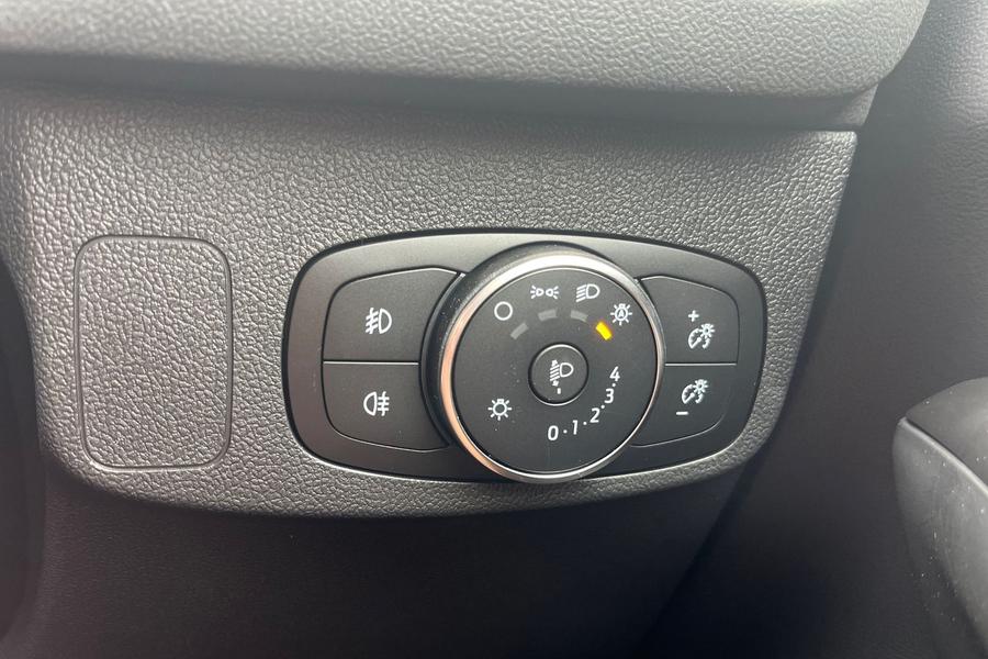 Ford FOCUS Photo autoimg-13cd23e8811d03e3c1c0c3ecf51f5e876c452aee.jpg