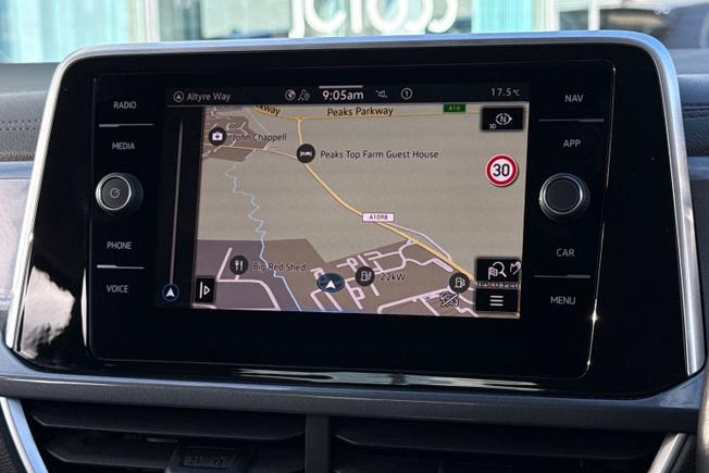 VOLKSWAGEN T-Roc Photo 14